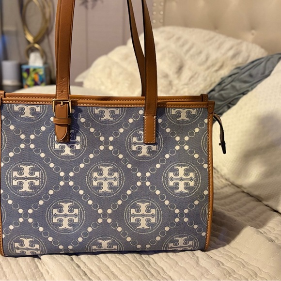 Tory Burch T Monogram small tote in denim - Picture 8 of 16
